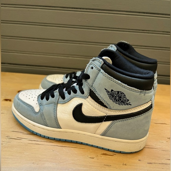 - Jordan 1 Retro OG High University Blue size 6 (GS) - Picture 4 of 9